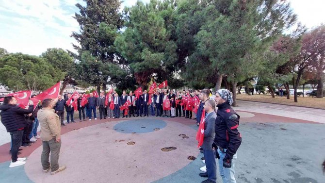 Küçükçekmece Esnafından Teröre Lanet Yürüyüşü