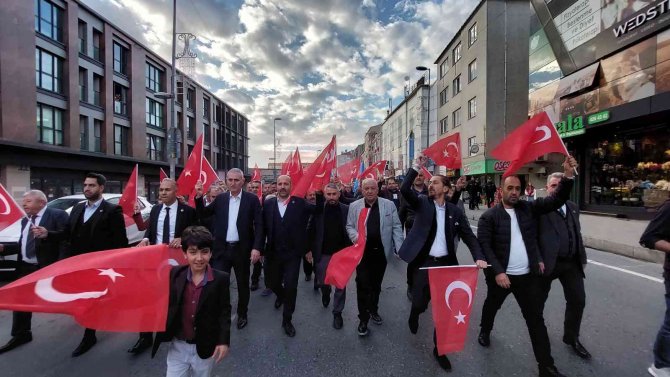 Küçükçekmece Esnafından Teröre Lanet Yürüyüşü
