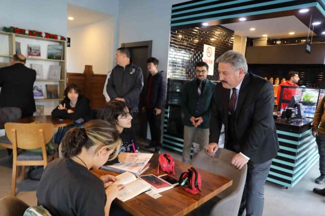 Melikgazi’nin Kütüphanelerine Büyük İ̇lgi