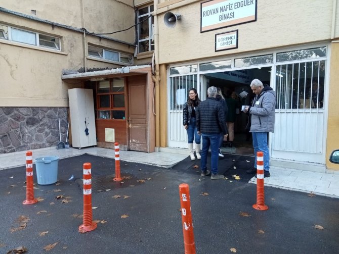 İ̇zmir’de 29 Bin 335 Öğretmen, Öğretmenlik Kariyer Basamakları Sınavı’na Girdi