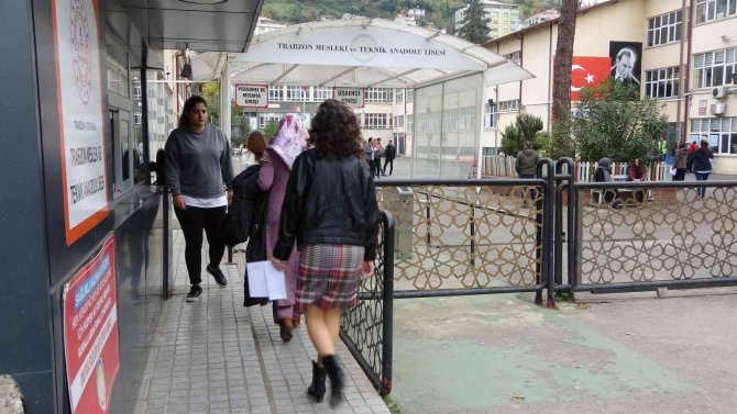 Bu Kez Öğretmenler Terledi