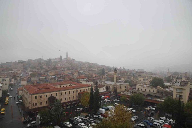 Gaziantep’te Sis Etkisini Sürdürüyor