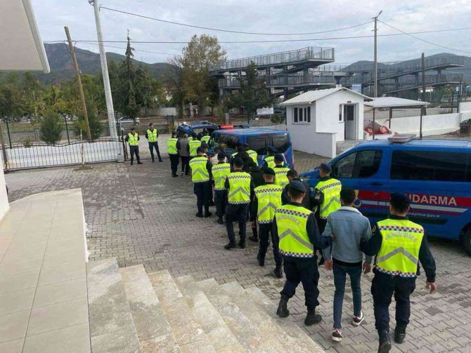 Fethiye’de İnsan Taciri Operasyonu; 10 Tutuklama