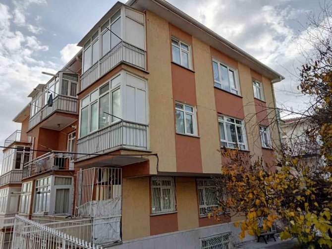 Başkentte Kan Donduran Cinayet: Eşini Katlettikten Sonra Kendisini De Yakarak Öldürdü