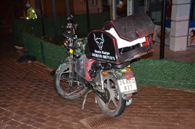 Otomobil İle Motosikletin Karıştığı Kazada 1 Kişi Yaralandı