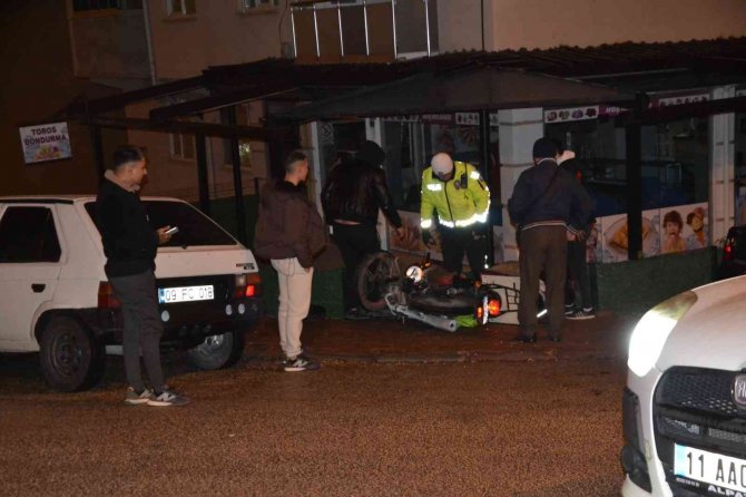 Otomobil İle Motosikletin Karıştığı Kazada 1 Kişi Yaralandı