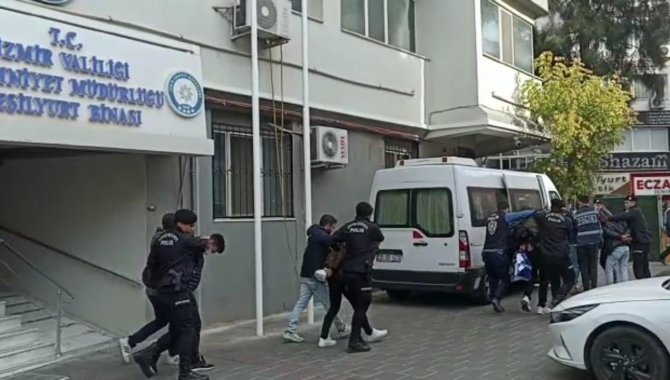 Sahte Site Tasarlayıp Vatandaşları Dolandıran Şebeke Çökertildi