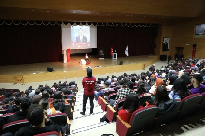 Sanatçı Metin Şentürk Ağrı’da Gençlerle Buluştu