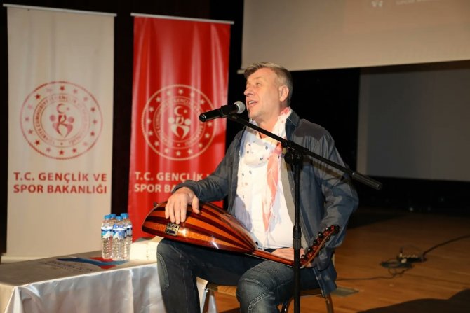 Sanatçı Metin Şentürk Ağrı’da Gençlerle Buluştu