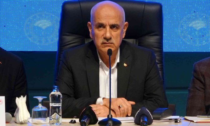 Bakan Kirişci: “Raflarda Herhangi Bir Ürünün Yokluğu Söz Konusu Değil”