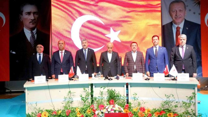 Bakan Kirişci: “Raflarda Herhangi Bir Ürünün Yokluğu Söz Konusu Değil”