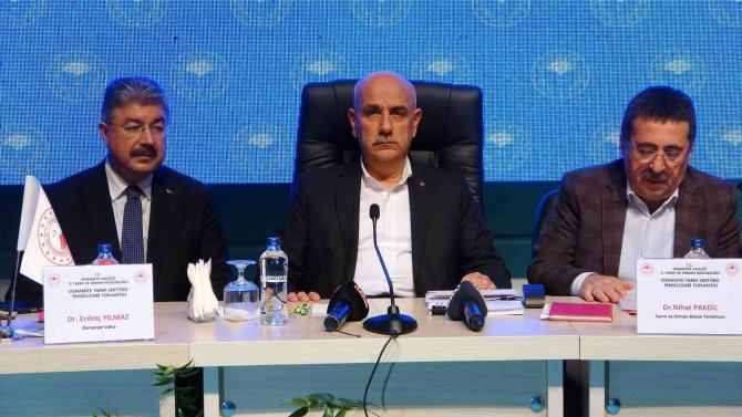 Bakan Kirişci: “Raflarda Herhangi Bir Ürünün Yokluğu Söz Konusu Değil”