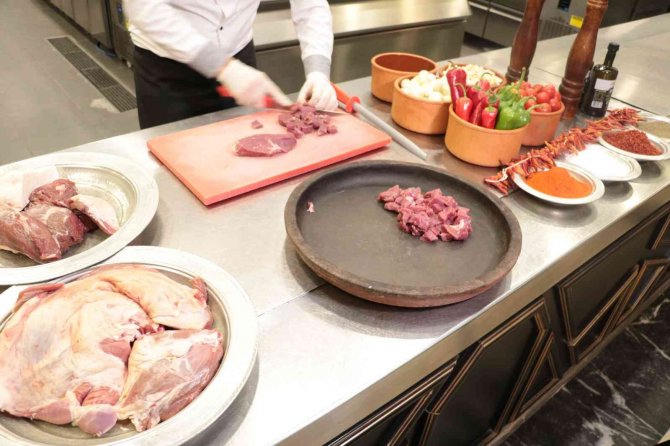 Kahramanmaraş’ın İncisi ‘Eli Böğründe’