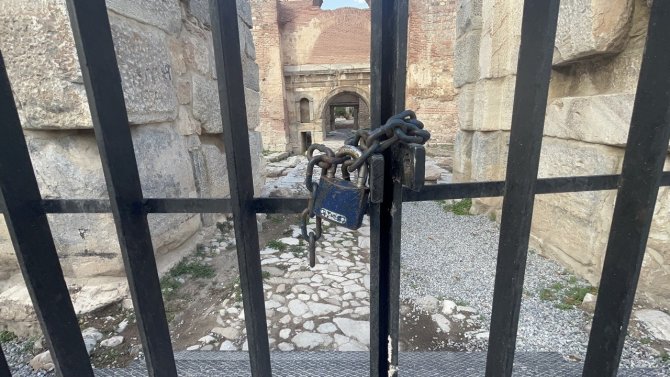 2 Bin Yıllık İ̇stanbul Kapı’daki Mozaik Ve Taş Yol Göz Kamaştırıyor