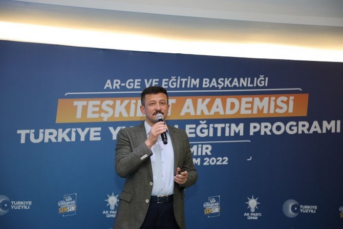 Ak Parti İ̇zmir’de Teşkilat Akademisi ‘Türkiye Yüzyılı’ Eğitim Programı