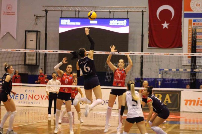 Sultanlar Ligi: Aydın Büyükşehir Belediyespor: 3 - İ̇lbank: 0