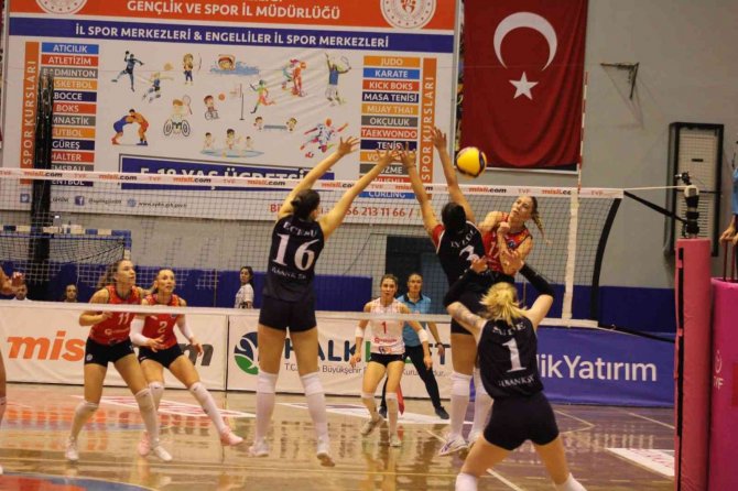 Sultanlar Ligi: Aydın Büyükşehir Belediyespor: 3 - İ̇lbank: 0