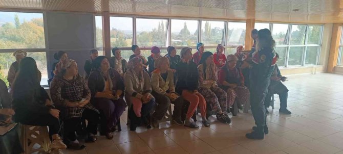 İ̇ncirliova’da Jandarmadan Narkotik Ve Kades Eğitimleri