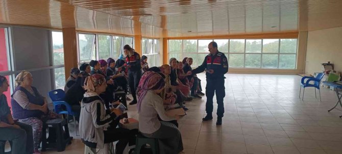 İ̇ncirliova’da Jandarmadan Narkotik Ve Kades Eğitimleri