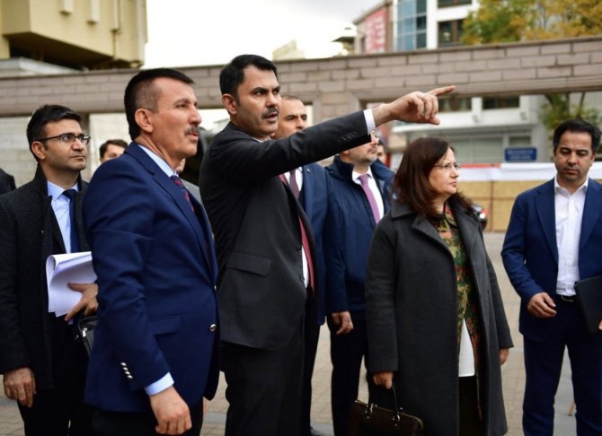 Bakan Kurum: “Başkentimizi Tarihi Samanpazarı Meydanı’na Yeniden Kavuşturacak Adımları Atıyoruz”