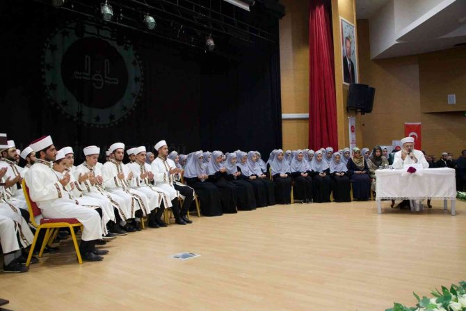 Bingöl’de Hafızlığı Tamamlayan 89 Öğrenci İçin İcazet Merasimi Düzenlendi