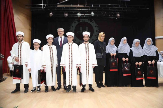 Bingöl’de Hafızlığı Tamamlayan 89 Öğrenci İçin İcazet Merasimi Düzenlendi