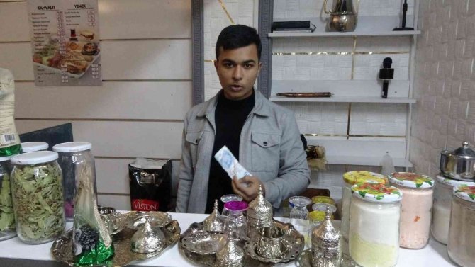 Pendik’te Tırnakçılar 16 Yaşındaki Gence Yakalandı