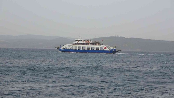 Bozcaada’da Yarınki Tüm Feribot Seferleri İptal Edildi