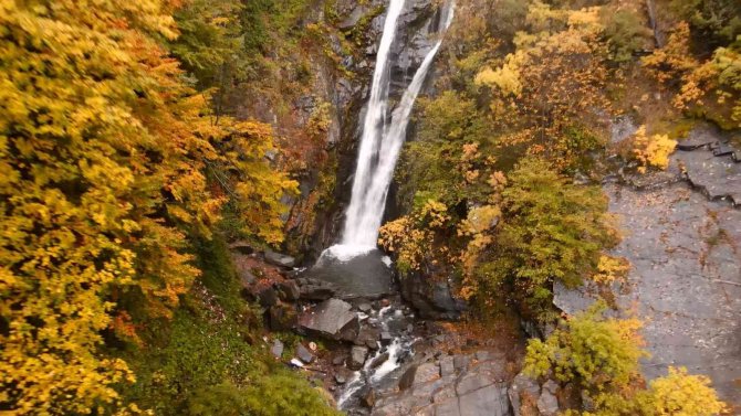 Şehrin İçinde Çağlayan Güzellik