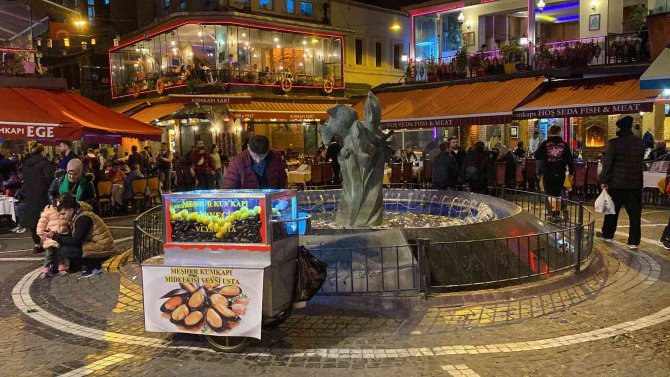 Fatih’te İki İş Yeri Çalışanları Arasında Silahlı Kavga: 1 Yaralı