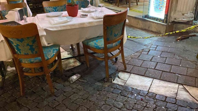 Fatih’te İki İş Yeri Çalışanları Arasında Silahlı Kavga: 1 Yaralı