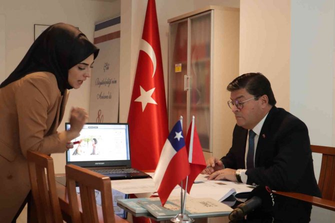 Şili’nin Ankara Büyükelçisi Castro Türkçe Öğreniyor