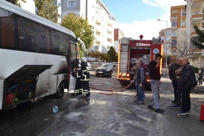 İ̇şçi Servisi Alev Alev Yandı