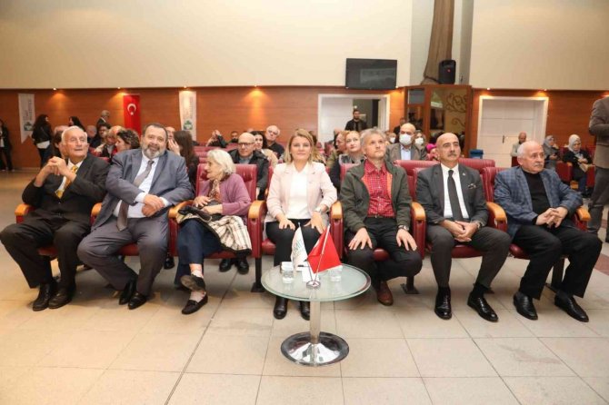 Atatürk’ün İ̇zmit’ten Son Kez Uğurlanışı Belgesel Gösterimiyle Anıldı
