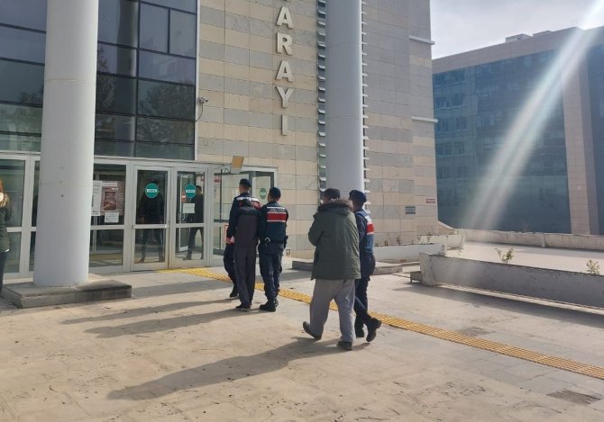 Elazığ’da Bir Köyü Soyan Hırsızlar, Jandarmaya Yakalandı