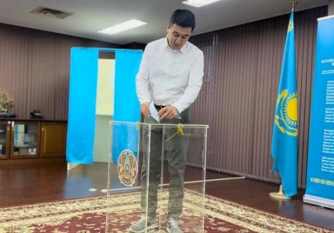 Kazakistan’da Halk Erken Cumhurbaşkanlığı Seçimi İçin Sandık Başında