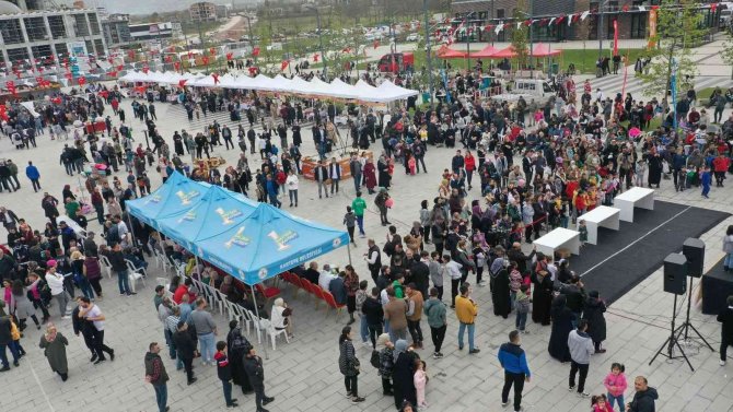 En Fazla Kestaneyi Yiyip En Güzel Tatlıyı Yapan Ödülü Kaptı