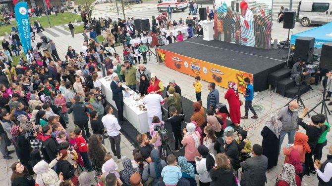 En Fazla Kestaneyi Yiyip En Güzel Tatlıyı Yapan Ödülü Kaptı