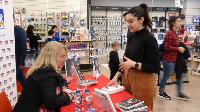 Mardin’de Mardian Mall’da Kitapseverlere İmza Günü