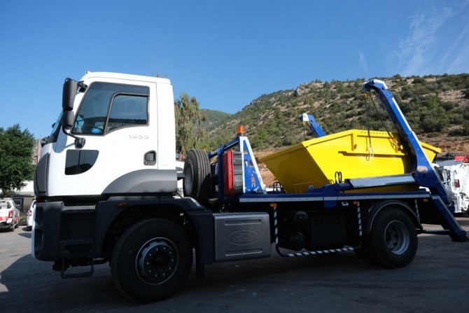 Bodrum’da Moloz Atık Konteynerleri Devreye Girdi