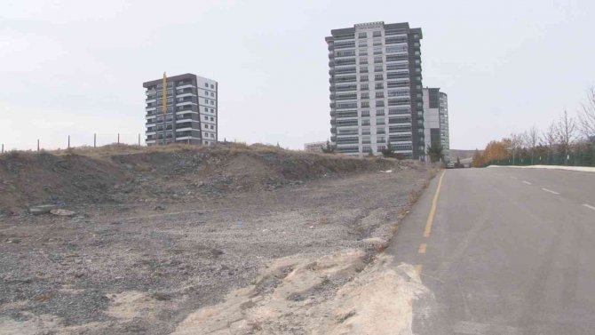 Başkent’te Lüks Araçta Erkek Cesedi Bulundu