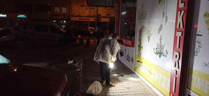 Silahların Konuştuğu Kavgada 1 Kişi Öldü, 2 Kişi Yaralandı
