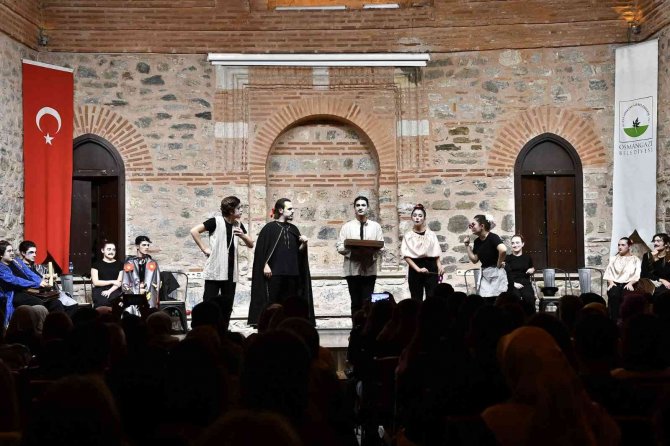 Osmangazi’de Tiyatro Okulu Büyüledi