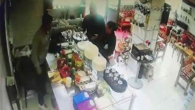 Pendik’te Tırnakçılar 16 Yaşındaki Gence Yakalandı