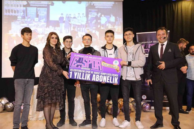 Pursaklar’da E-spor Turnuvası’nda Final Coşkusu