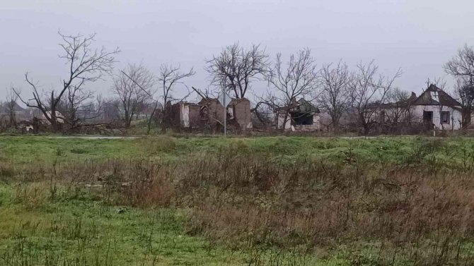 Rusya’nın Çekildiği Kasabadaki Yıkım Görüntülendi