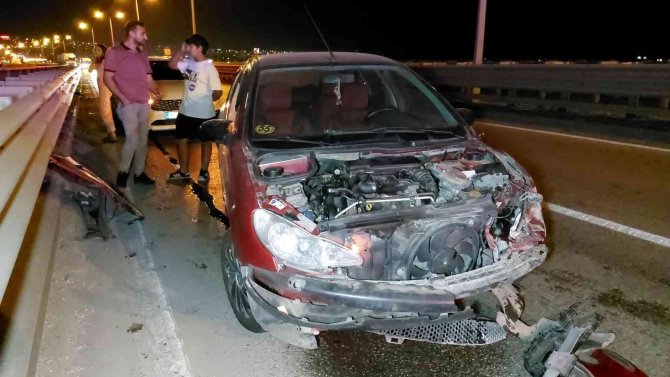 Samsun’da Otomobil Viyadüğün Bariyerine Çarptı: 1 Yaralı