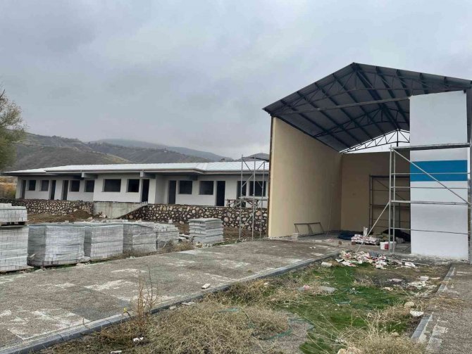 Sivrice Spor Kompleksi’nde Sona Gelindi