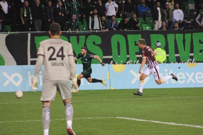 Spor Toto 1. Lig: Sakaryaspor: 4 - Bandırmaspor: 2