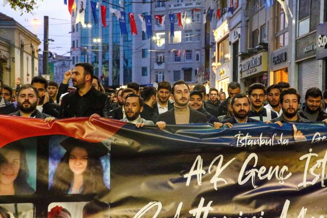 Gençler İ̇stiklal Caddesi’ndeki Terör Saldırısında Hayatını Kaybedenleri Andı
